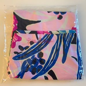 New Lilly Pulitzer gaiter mask in high tide navy sugar mambo chilly lilly